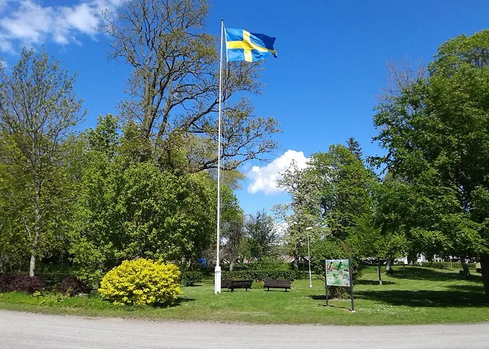 Valla Folkhoegskola