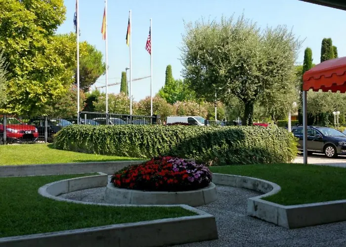 Hotel mit Tennis: Hotel Holiday