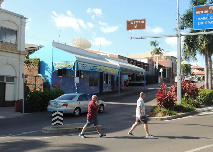 Reef Lodge Backpackers
