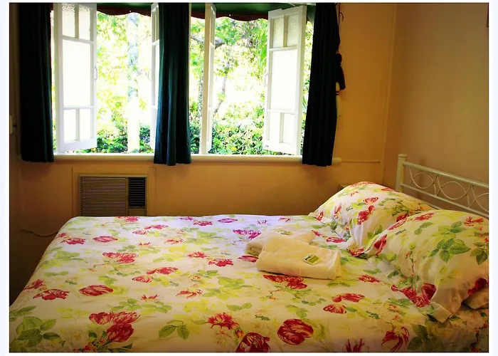 Coral Lodge Bed And Breakfast Inn