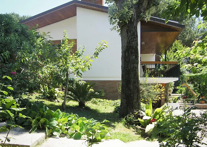 B&B: Bed And Breakfast 22 Garibaldi Home