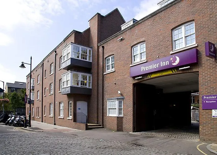 Hotels Close to Airport Premier Inn London Southwark