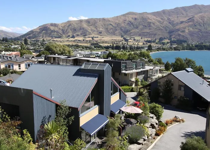 Moorings And Apartments
