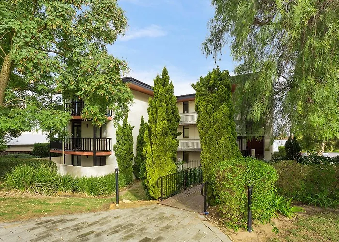 All Vacation Rentals South Perth Executive