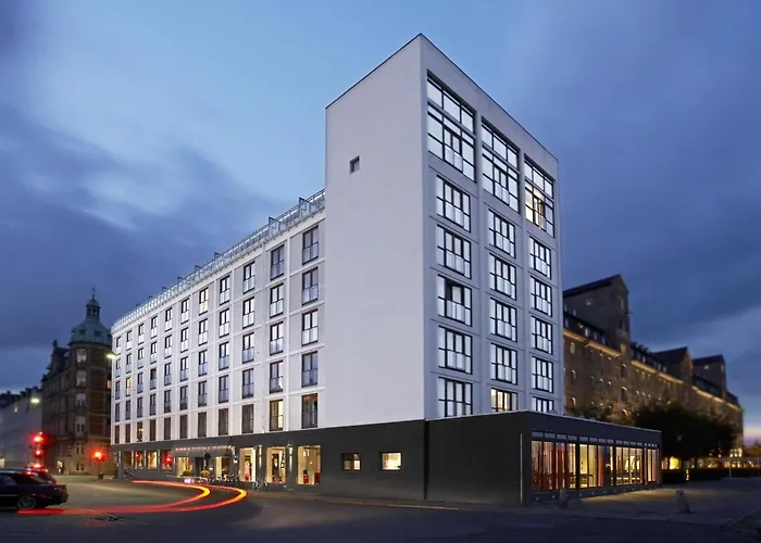 Luxury hotel only: Scandic Front