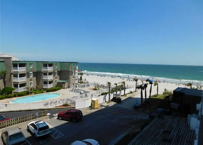 Beach hotel: Sands Ocean Club