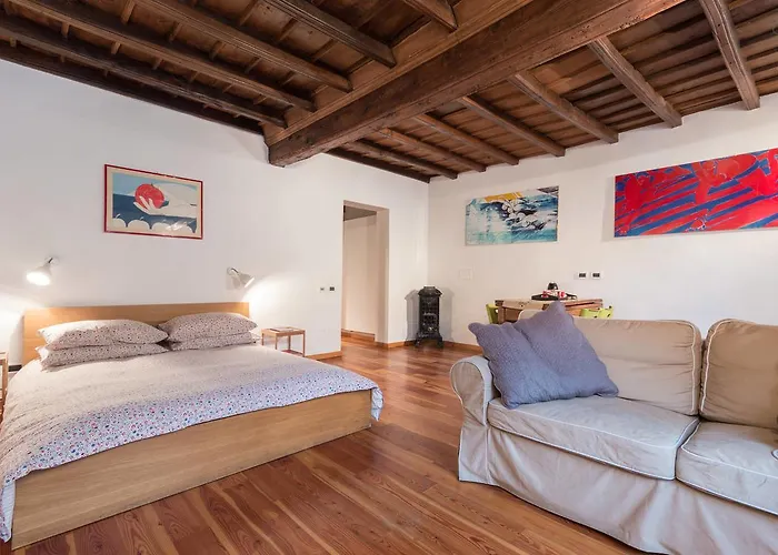 Hotel: Aprile