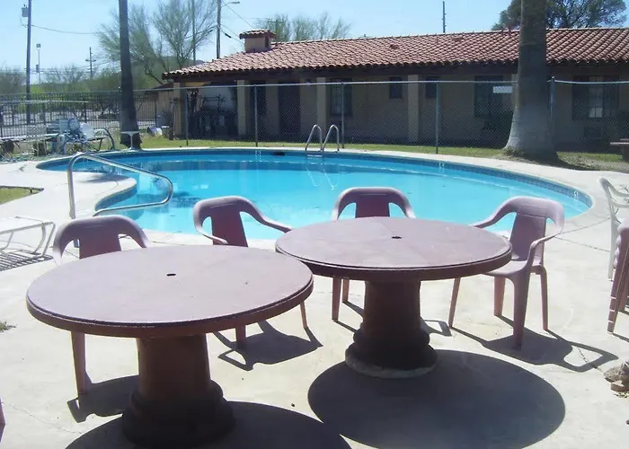 Motel: Copper Cactus Inn