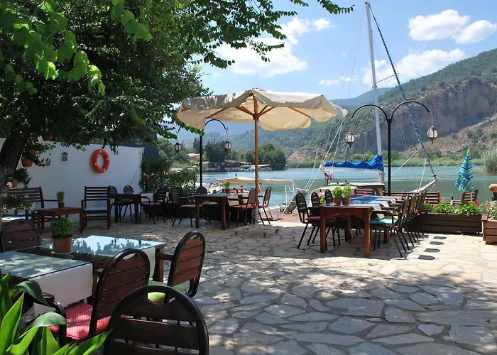 Pet Friendly hotel: Myra Hotel