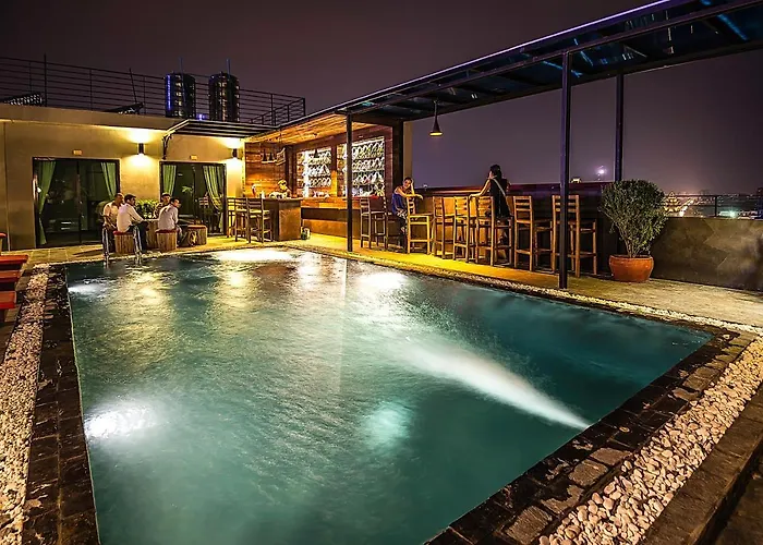 Resort: Diamond Palace Resort & Sky Bar