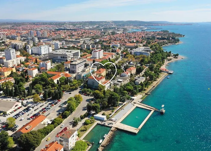 3 star hotels Apartments & Rooms Kolovare Beach 3, Zadar