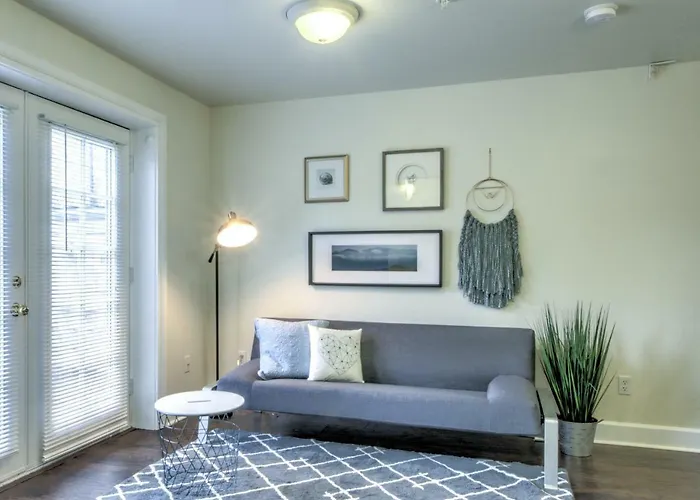 Capitol Hill Luxury s