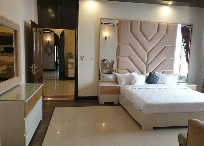 B&B only: Royal Villa F-10/2