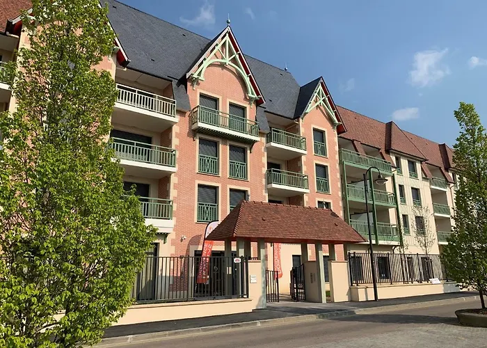 Résidence Services Seniors Domitys - Les Safrans