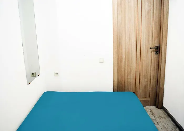 Hostel Train Station