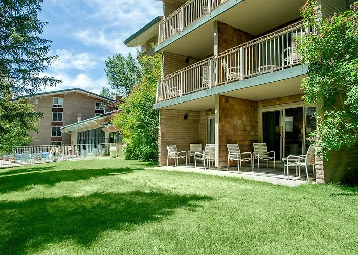 Sandstone Creek Club Condominiums