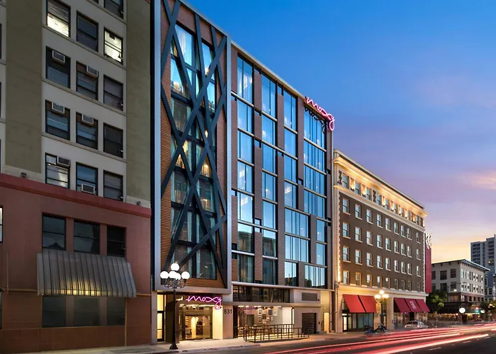 Moxy Gaslamp Quarter