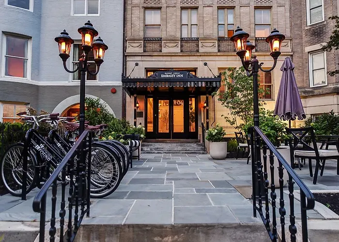 Cheap hotels Dupont Circle Embassy Inn By Found