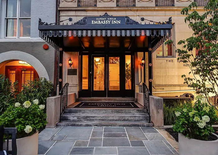 Cheap hotels Dupont Circle Embassy Inn By Found