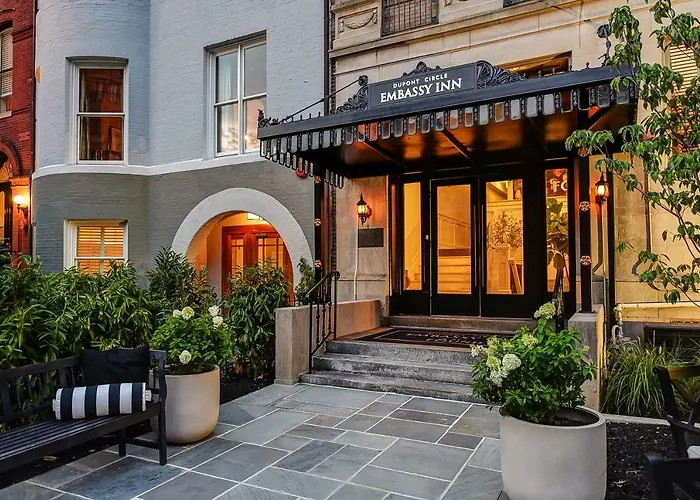 Cheap hotels Dupont Circle Embassy Inn By Found