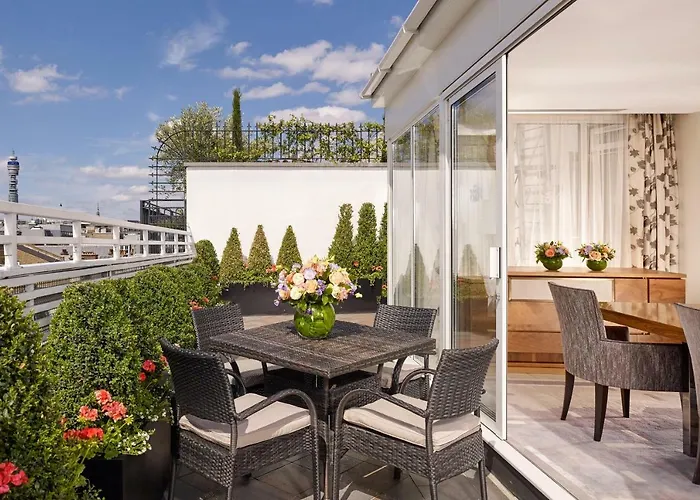 Jacuzzi hotel: The Westbury Mayfair, A Luxury Collection Hotel, London