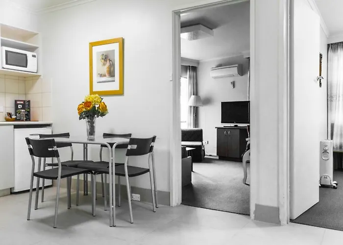 Central hotel: Albert Heights Serviced Apartments