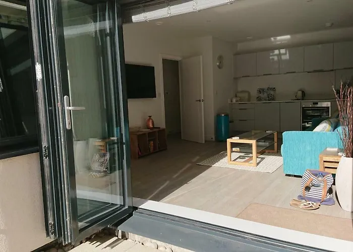 17 Woolacombe The Byron