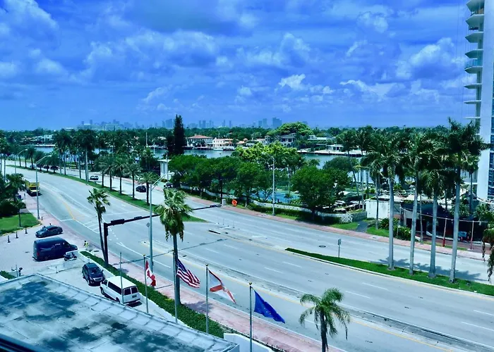 Collins Apartments By Design Suites