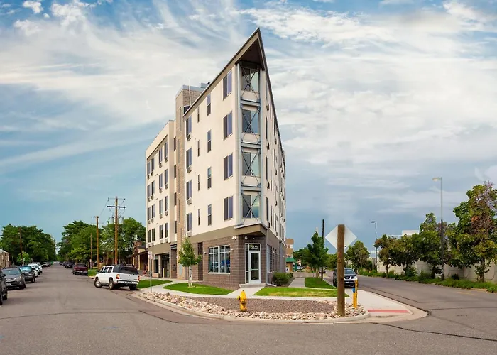 Kasa Comma Lohi Denver