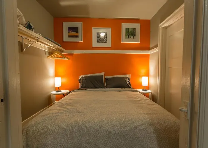 Renu Seattle-Cute, Cozy And Historical