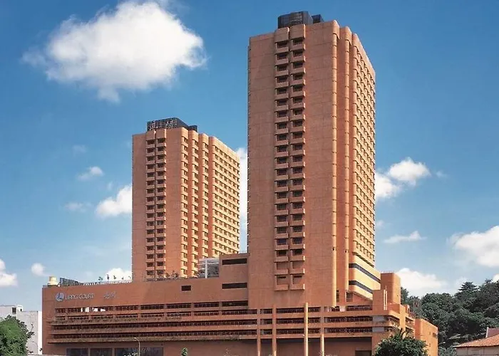 Somerset Liang Court